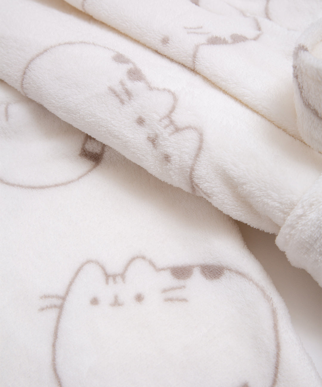 Pusheen Plush Robe - Image 6