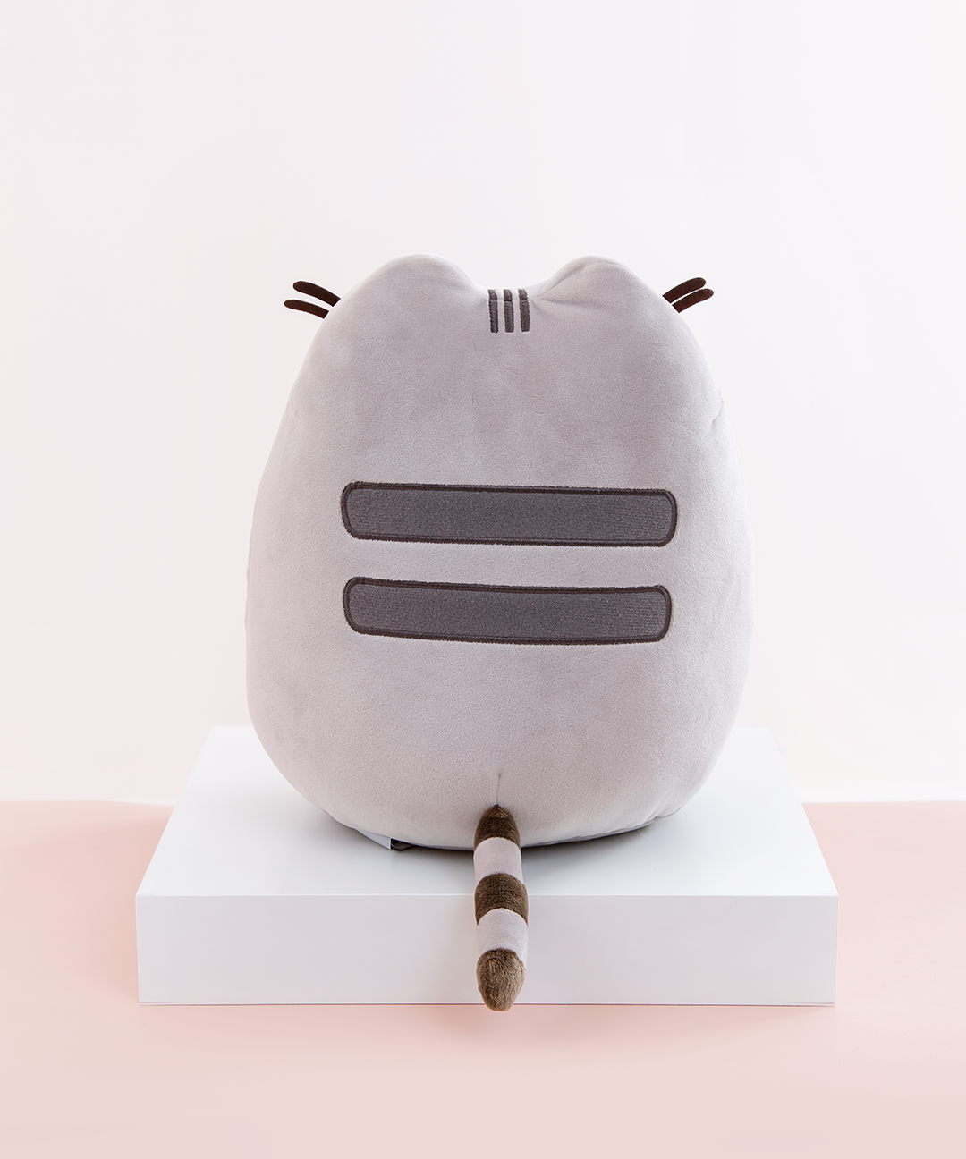 Medium Sitting Squisheen Plush - US 4343 - Image 4