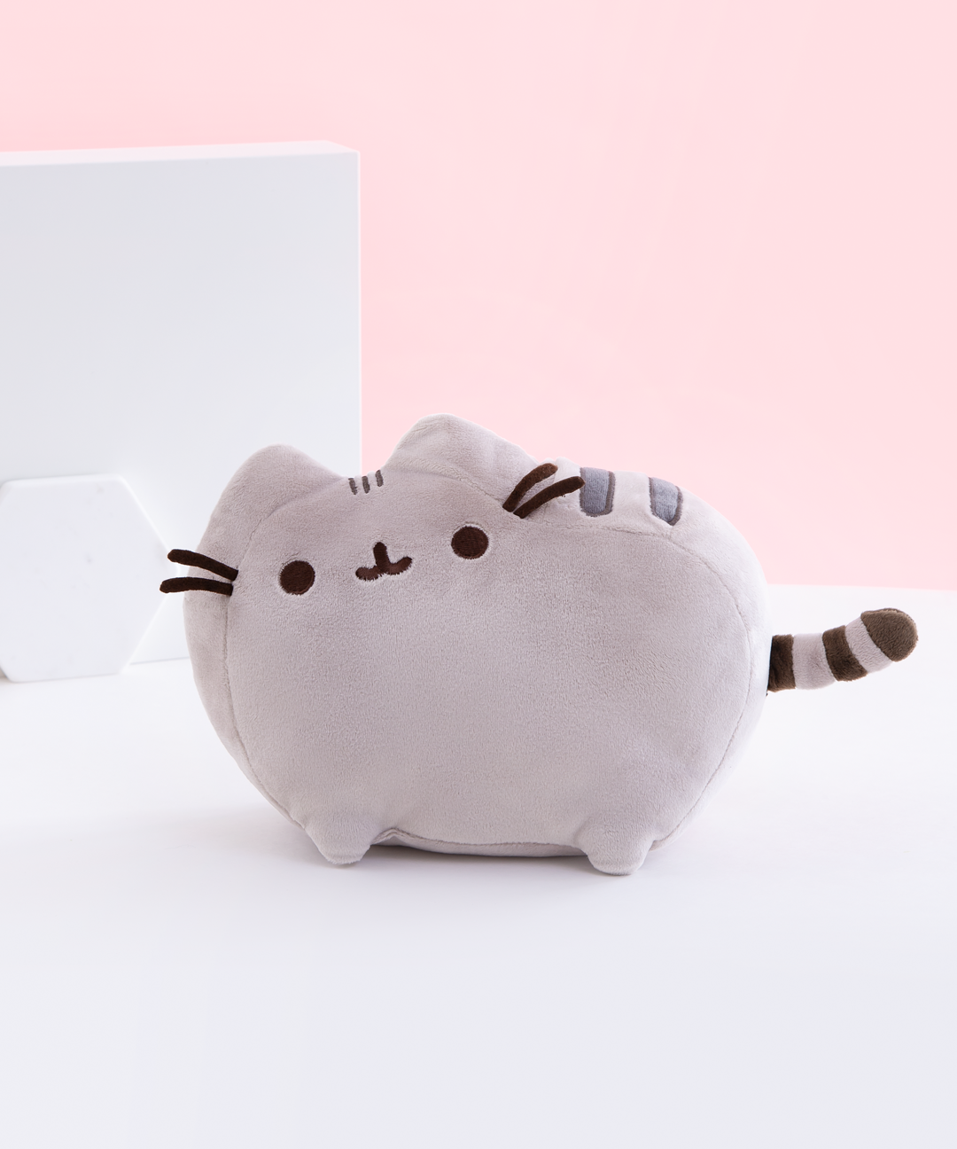 Medium Pusheen Plush - US 4884